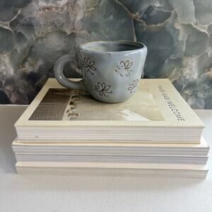 Urban Outfitters Peekaboo Mug Snail Floral Ceramic Stoneware Coffee Tea Cup
